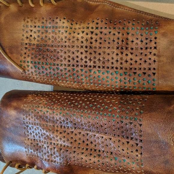 Bed | STU boots - Picture 8 of 9